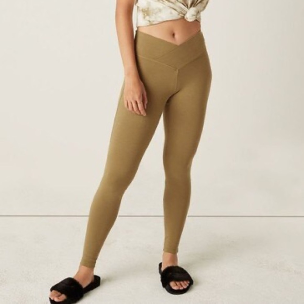 NWT! VS PINK V CROSSOVER LEGGING